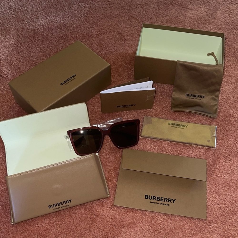 Burberry brand new sunglasses (burgundy )